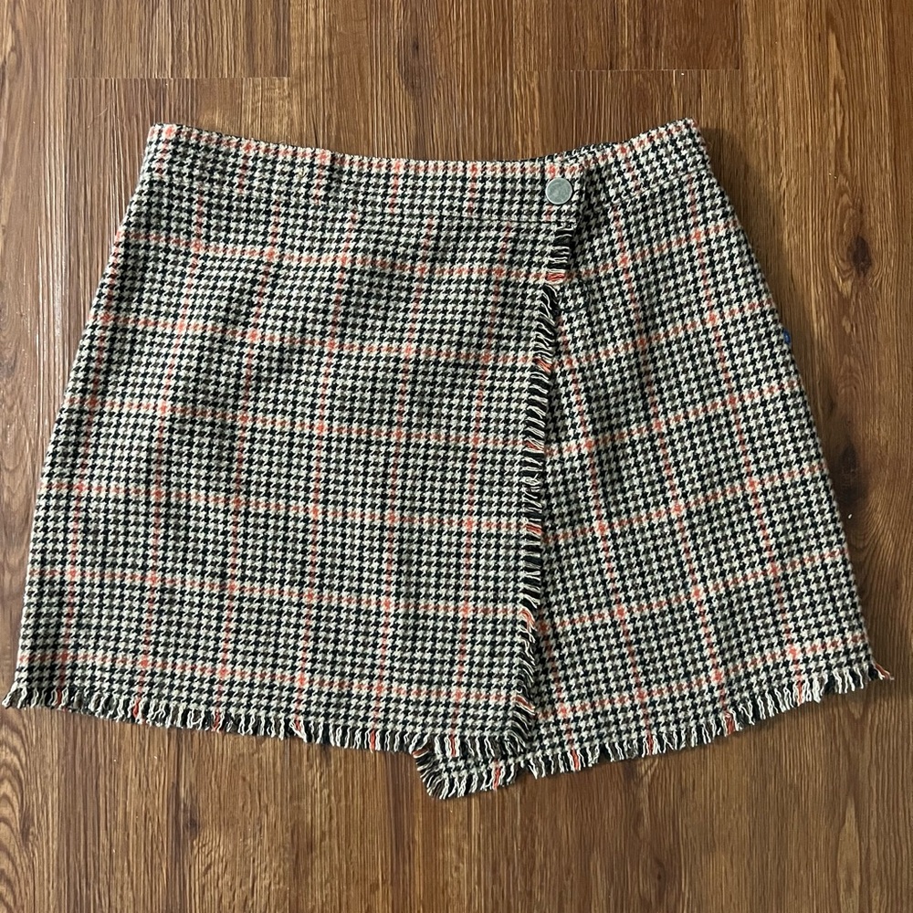 Urban Outfitters Teryn Fray Houndstooth Wrap Skirt M
